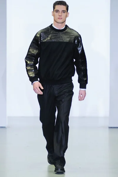 Look 7